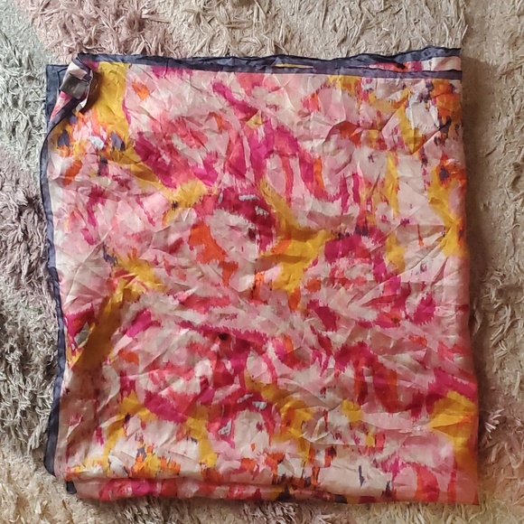 Codello 💯 percent silk scarf 38" square - Picture 1 of 3